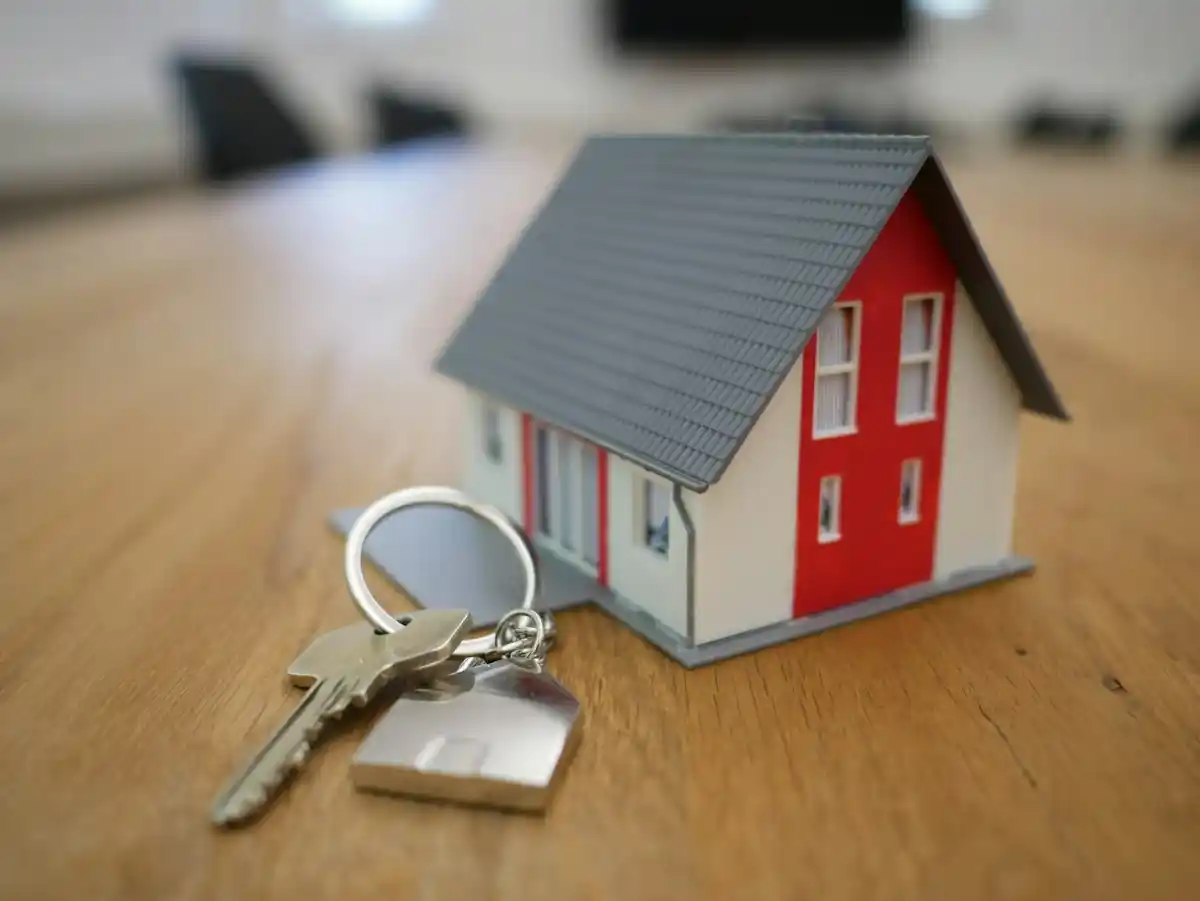 AI Automation for Greek Real Estate Agents: From Lead to Deal on Autopilot
