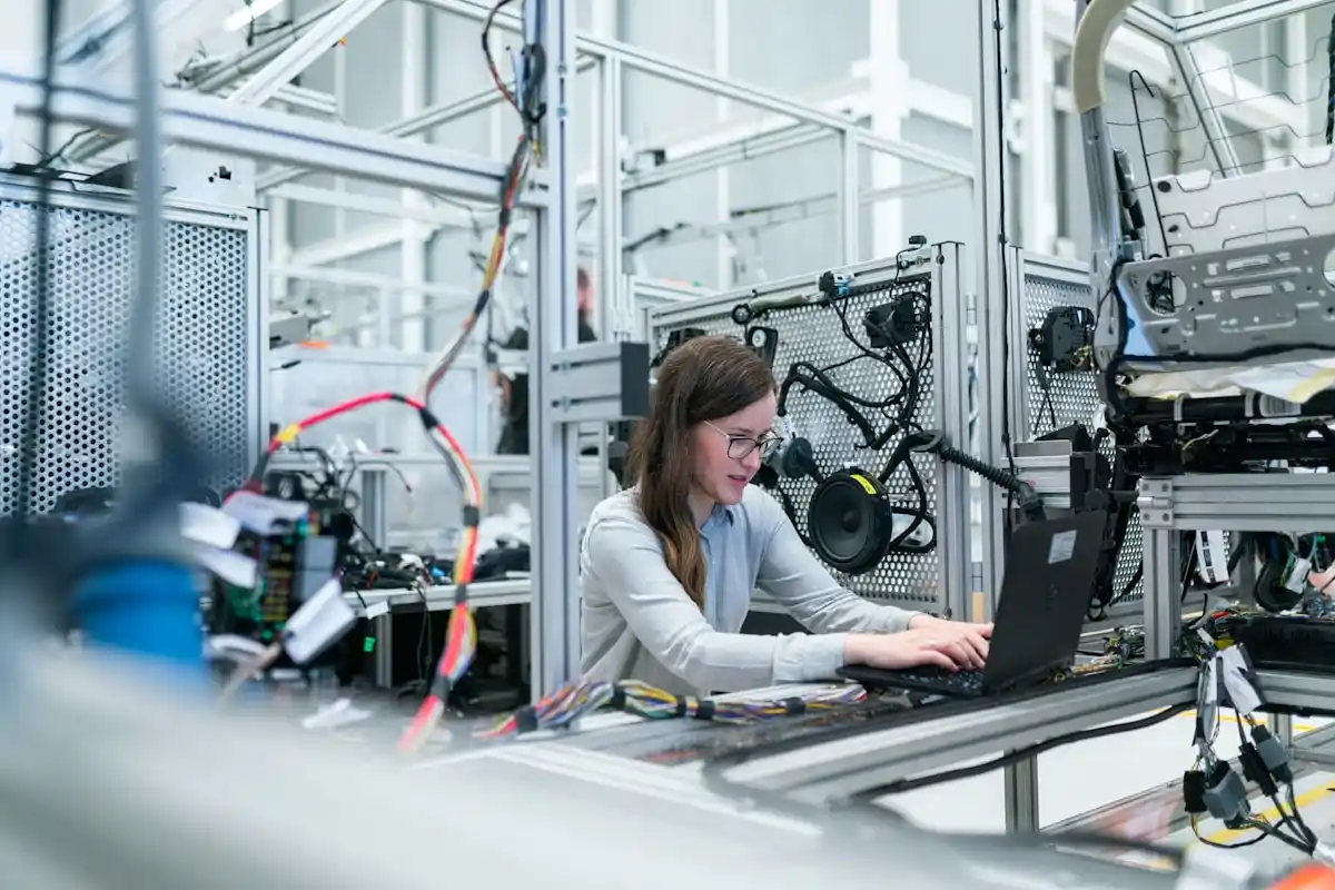 Industry 4.0 in Greece: Where Manufacturers Stand and How to Catch Up